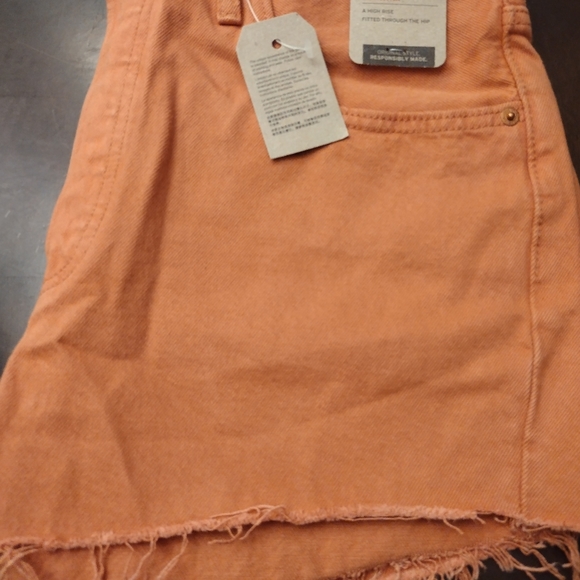 LEVIS SHORTS - Picture 4 of 5